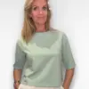 mint groene shirt