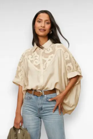 blouse beige