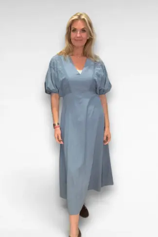 blauwe broderie