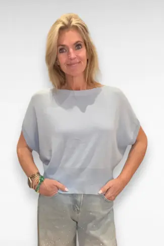 licht blauwe top