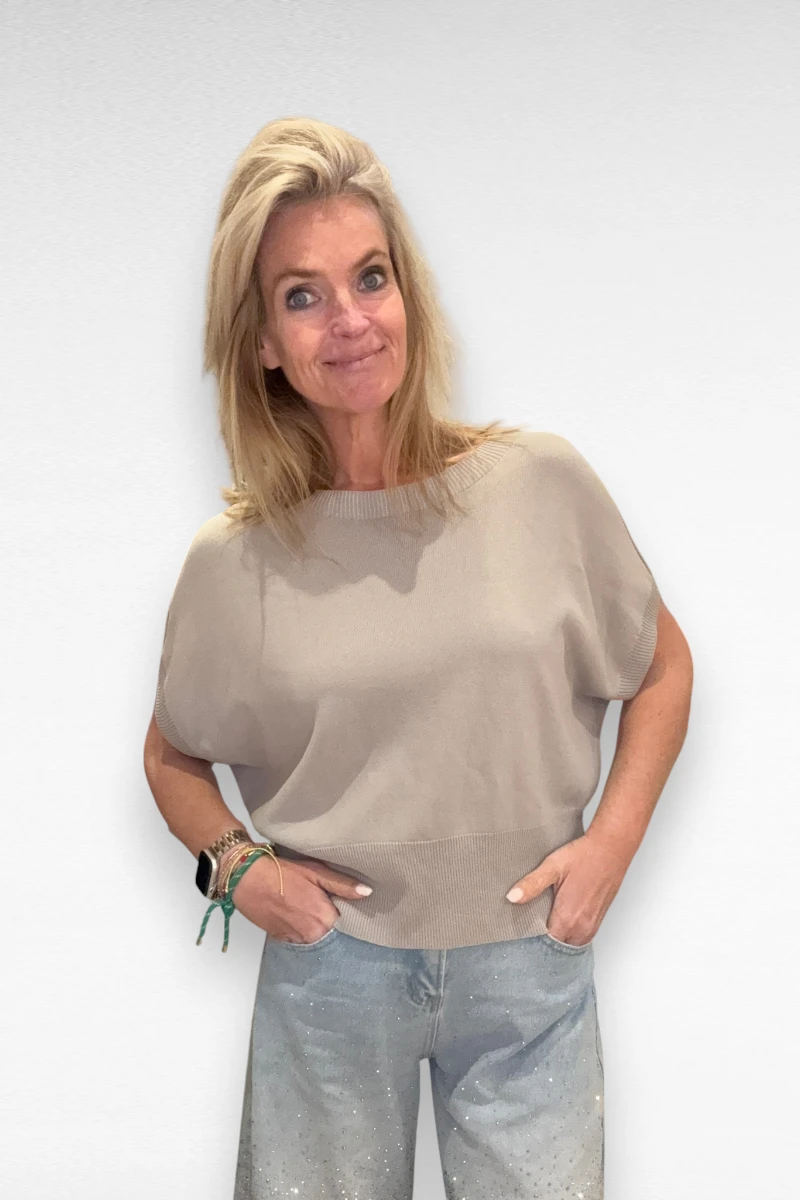 Top korte vlindermouw Taupe