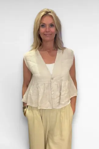 beige gilet