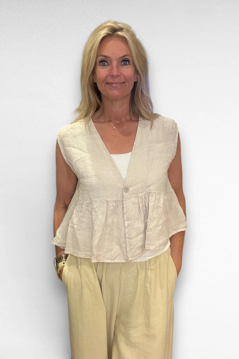 beige gilet