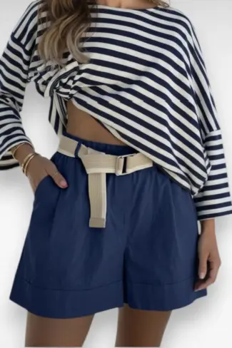 short donker blauw