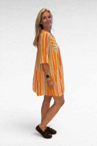 Alternative view of Oranje streep jurk