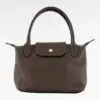 bruine tas