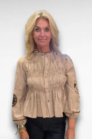 gesmokte bruine blouse