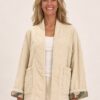 Beige Jas – voorkant