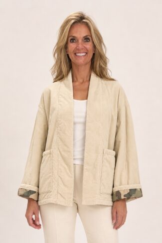Beige Jas – voorkant