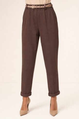 Broek Bruin met riem – voorkant