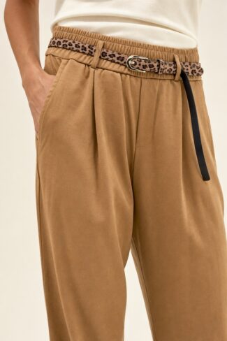 Broek Camel met Riem – detail