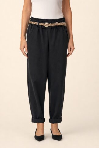 Broek Zwart met riem – voorkant