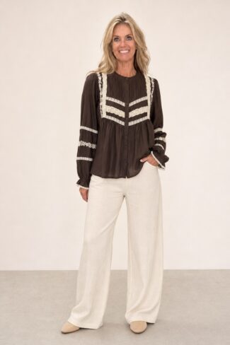 Bruine Blouse met Kant – overzicht
