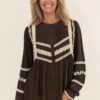 Bruine Blouse met Kant – voorkant