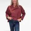 donker rode blouse
