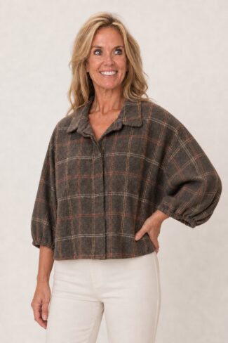 Bruine damesblouse, voorkant