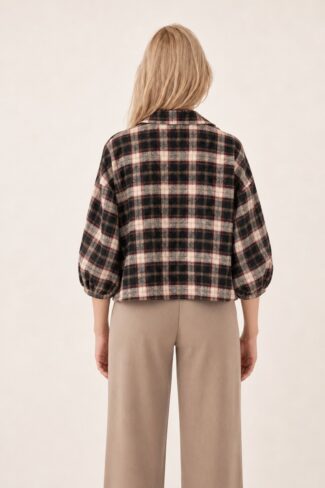 Zwarte damesblouse, achterkant